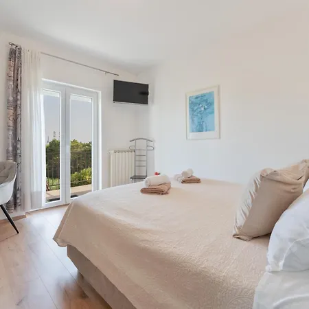 Nino Apartment